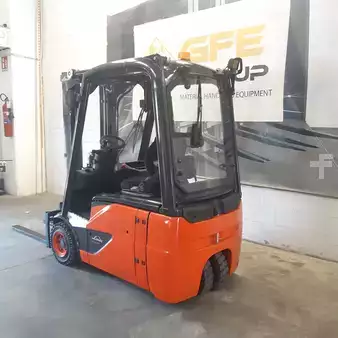 Carrelli elettrici 3 ruote  Linde E16-02 (3)