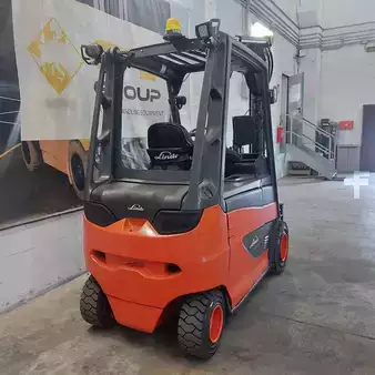 Carrelli elettrici 4 ruote 2016  Linde E30H-01/600 (2)