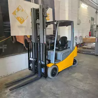Carrelli elettrici 4 ruote 2021  Jungheinrich EFG 320 GE100-550DZ (4)