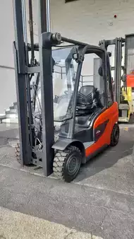 Carrelli elevatori diesel 2021  Linde H25D-01 (2)