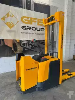 Stacker de condutor em pé 2015  Jungheinrich ERC 212 115 360 ZT (5)