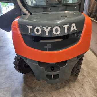 Wózki widłowe diesel 2018  Toyota 8FDF20 (5)