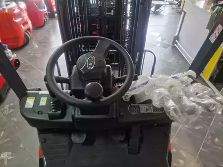 Carretilla elevadora GLP 2025  Heli CPYD18 (5)