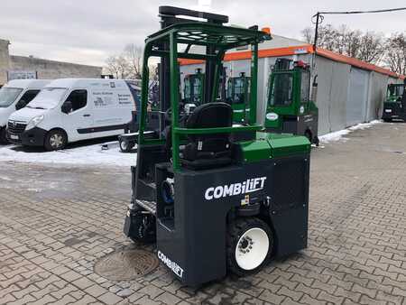 Négyutas targonca 2023  Combilift CB2500 (8)