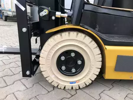 Elektro tříkolové VZV 2023 CAT Lift Trucks CATERPILLAR EP16ACNT (9)