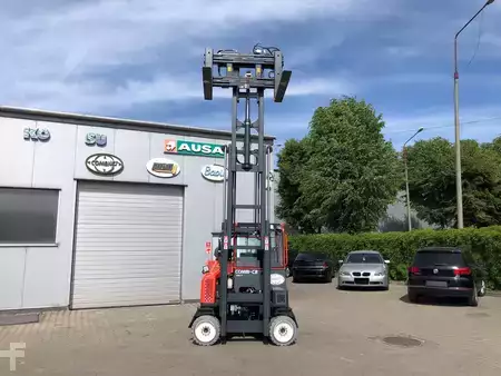 Chariots multidirectionnels 2017  Combilift CB4000 (13)