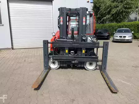 Chariots multidirectionnels 2017  Combilift CB4000 (9)