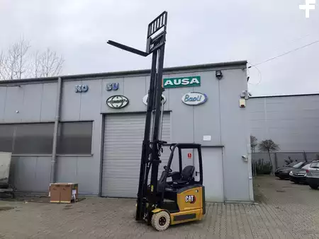Chariots électriques à 3 roues 2023 CAT Lift Trucks CATERPILLAR EP16ACNT (13)