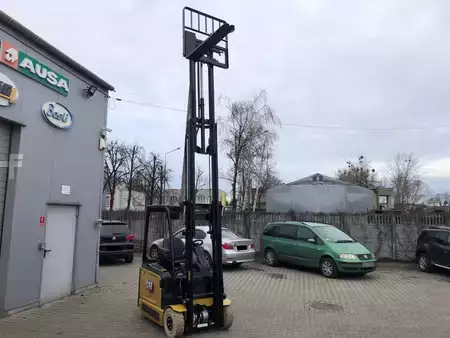 Chariots électriques à 3 roues 2023 CAT Lift Trucks CATERPILLAR EP16ACNT (15)