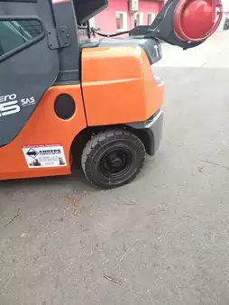 Treibgasstapler  Toyota 02-8FGF25 (7)