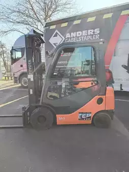 Empilhador a gás 2016  Toyota 02-8FGF15 (4)
