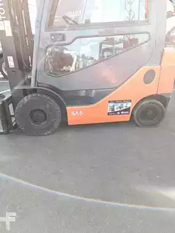 Empilhador a gás 2016  Toyota 02-8FGF15 (7)