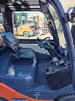 Empilhador a gás 2016  Toyota 02-8FGF15 (8)