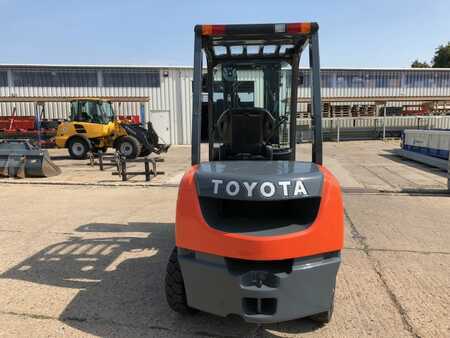 Dieselstapler 2018  Toyota 02-8FDF30 (5)