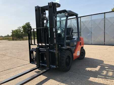 Dieselstapler 2018  Toyota 02-8FDF30 (7)