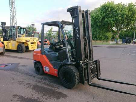 Dieselstapler 2017  Toyota 52-8FDJF35 (4)