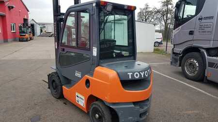Diesel Forklifts 2014  Toyota 02-8FDF25 (6) 