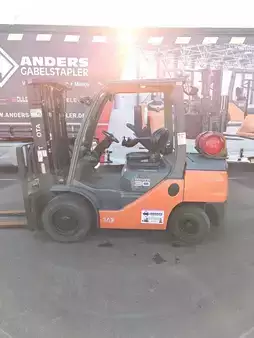 Gas truck 2020  Toyota 02-8FGF30 (1)