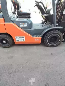 Treibgasstapler  Toyota 02-8FGF25 (8)