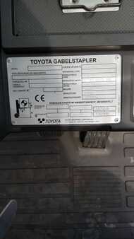 Carrello elevatore a gas 2022  Toyota 02-8FGF30 (4)