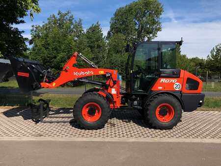 Kubota R070