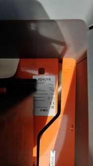 Fireveis skyvemast gaffeltruck 2022  Toyota RRE140H (4)