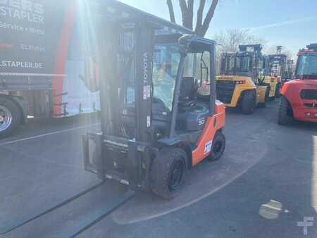 Treibgasstapler 2016  Toyota 02-8FGF30 (1)