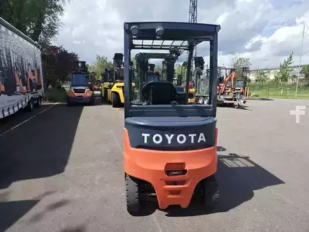 Elektro 4 Rad  Toyota 9FBMK30T (2)