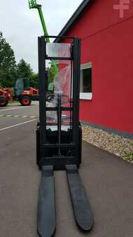 Stacker pedestre 2024  Toyota SWE120L (3)