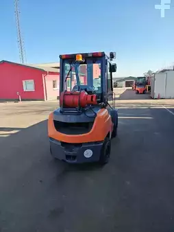 Gas truck 2017  Toyota 02-8FGF30 (10)