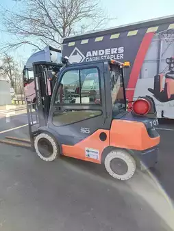 Gas truck 2017  Toyota 02-8FGF30 (6)