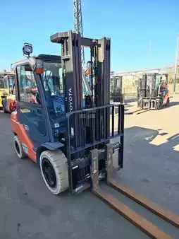 Gas truck 2017  Toyota 02-8FGF30 (9)