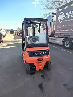 Elektro 4 Rad  Toyota 9FB16T (9)