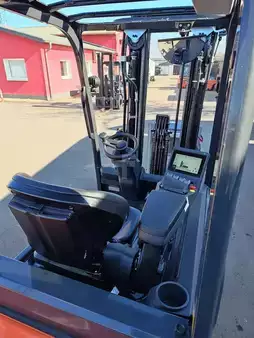 Elektro 4 Rad  Toyota 9FB18T (1)