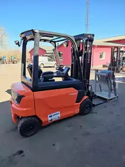 Elektro 4 Rad  Toyota 9FB18T (2)