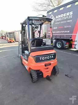 Elektro 4 Rad  Toyota 9FB18T (5)