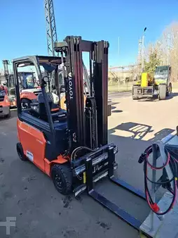 Elektro 4 Rad  Toyota 9FB18T (6)