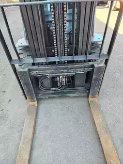 Gas truck 2014  Toyota 02-8FGF30 (1)