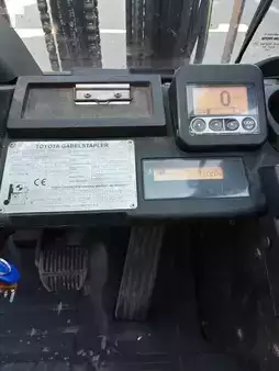 Gas truck 2014  Toyota 02-8FGF30 (5)