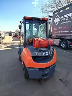 Gas truck 2014  Toyota 02-8FGF30 (6)