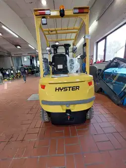 Electric - 4 wheels 2025  Hyster J 3.0 UT (2)