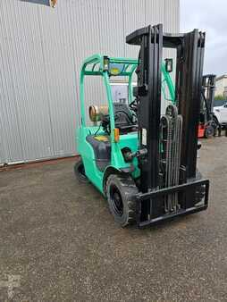 Propane Forklifts 2012  CAT Lift Trucks FG25N (1)