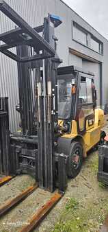 Nestekaasutrukki 2010  C.V. caterpillar gp40n (1)