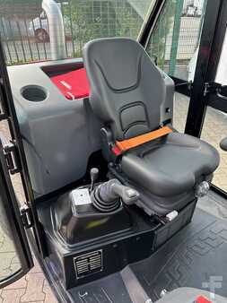 Terénní vysokozdvižný vozík - Manitou MC 25-4 D (4)