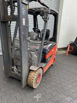 Chariots électriques à 4 roues 2016  Linde E 25 H / 600 (4)