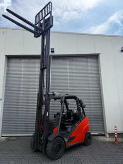 Treibgasstapler 2015  Linde H 35 T (2)