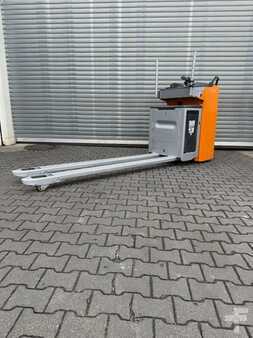Porta-paletes elétrico com assento 2018  Still FXH 25 N (1)