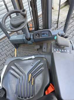 Chariots électriques à 3 roues 2019  Jungheinrich EFG 220 (5)
