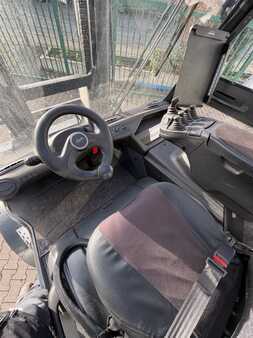 Chariots électriques à 4 roues 2018  Linde E 70 (8)