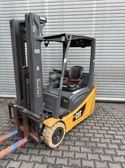 Carrelli elettrici 3 ruote 2019  Jungheinrich EFG 220 (1)